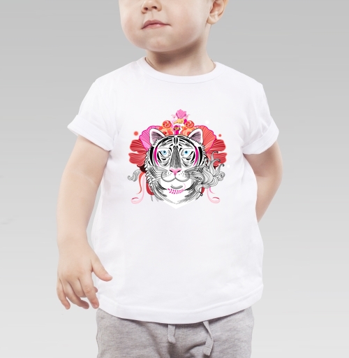 Фотография футболки Цветочный узор с портретами тигров