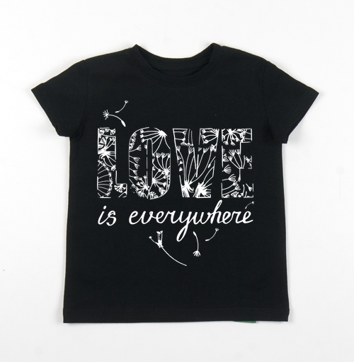 Фотография футболки Love is everywhere