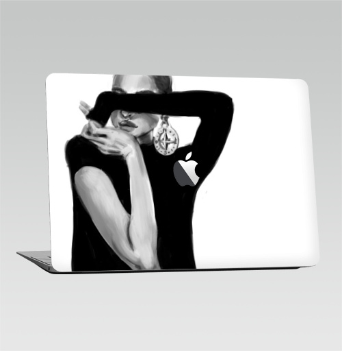 Наклейка на Ноутбук Macbook Air 2010-2017 – Macbook Air (с яблоком) Девушка с сережкой,  купить в Москве – интернет-магазин Allskins, девушка, модели, черно-белое, сережка, компас, мода