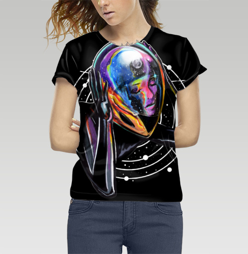 Фотография футболки Она и космос