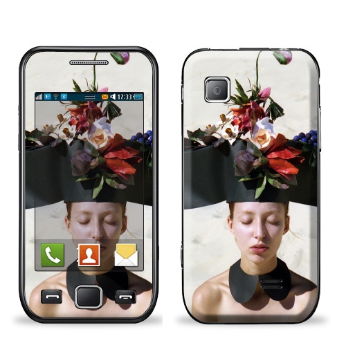 Наклейка на Телефон Samsung Wave (S5250) Цветочница,  купить в Москве – интернет-магазин Allskins, фотография, отдых, девушка, красота, цветы, сюрреализм