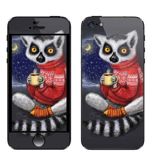 Наклейка на Телефон Apple iPhone 5 Уютный лемур,  купить в Москве – интернет-магазин Allskins, милые животные, теплый, мило, животные, новый год, ночь, какао, уютно, зима, свитер, лемур