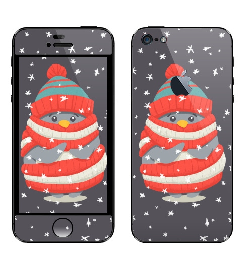 Наклейка на Телефон Apple iPhone 5 с яблоком Пингвин в шарфе и шапке,  купить в Москве – интернет-магазин Allskins, новый год, зима, лес, пингвин, снег, шапка, шарф, замерз