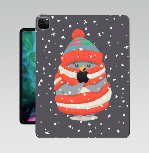 Наклейка на Планшет Apple iPad Pro 12.9 (2020) A2229 Пингвин в шарфе и шапке,  купить в Москве – интернет-магазин Allskins, новый год, зима, лес, пингвин, снег, шапка, шарф, замерз