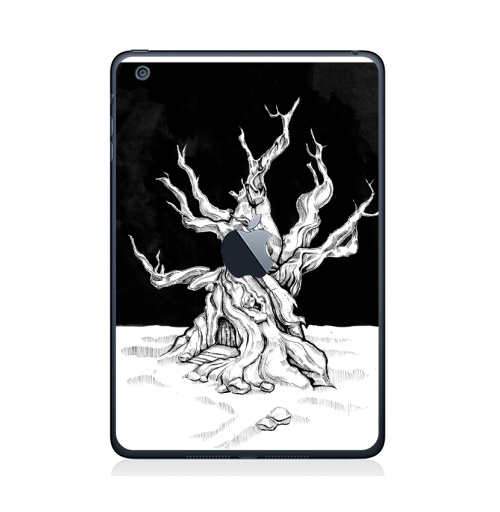 Наклейка на Планшет Apple iPad Mini c яблоком Старое дерево с дверью и ветками черно-белое,  купить в Москве – интернет-магазин Allskins, лес, ветка, черно-белое, графика, гравюра, дверь, черный_фон