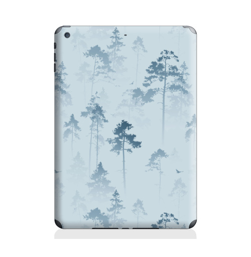 Наклейка на Планшет Apple iPad Air Лес. Туман,  купить в Москве – интернет-магазин Allskins, лес, деревья, сосны, туман, птицы, природа, пейзаж, небо, полёт