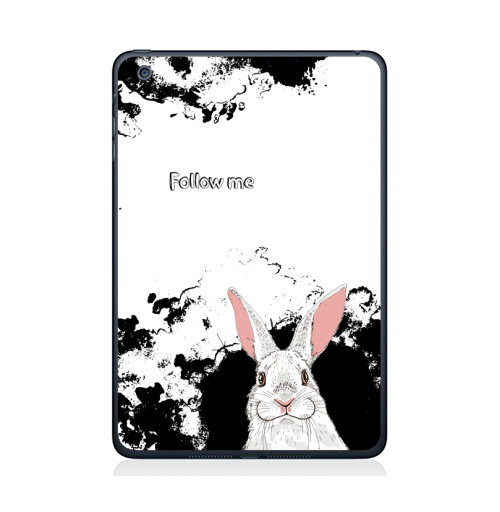 Наклейка на Планшет Apple iPad Mini 1/2/3 Следуй за белым кроликом,  купить в Москве – интернет-магазин Allskins, надписи на английском, заяц, белый, графика, надписи, черный, черно-белое, кролики, животные, зима