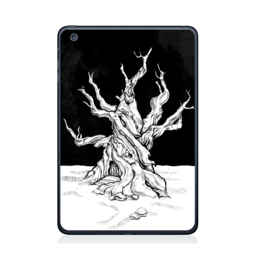 Наклейка на Планшет Apple iPad Mini 1/2/3 Старое дерево с дверью и ветками черно-белое,  купить в Москве – интернет-магазин Allskins, лес, ветка, черно-белое, графика, гравюра, дверь, черный_фон