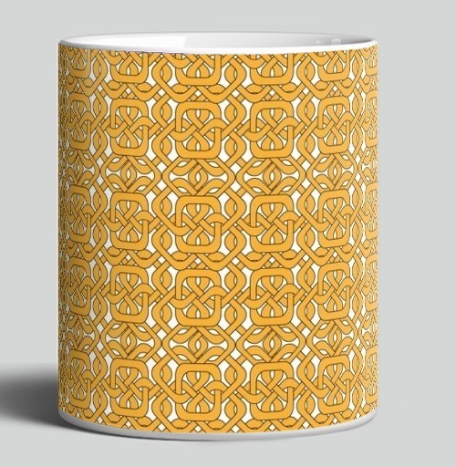 Фотография футболки Celtic Golden Knot / Кельтский золотой узел украшает черный фон в этом орнаменте
