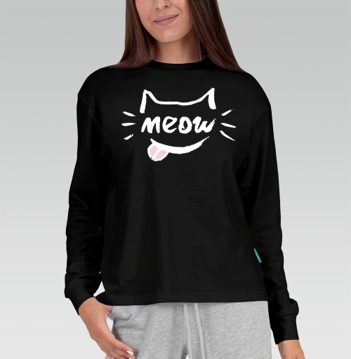 Фотография футболки Игривый кот с надписью meow и высунутым язычком