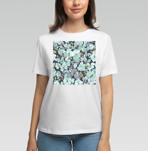 Фотография футболки Поляна весенних цветов
