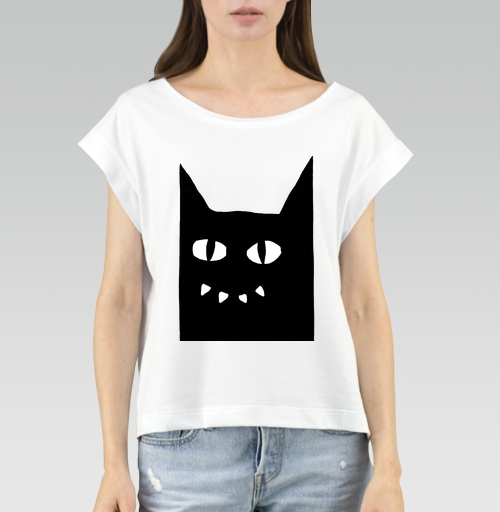 Фотография футболки Черный кот на белом.