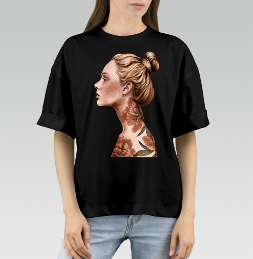 Фотография футболки Акварельный портрет девушки с татуировкой пионы