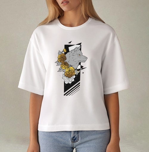 Фотография футболки Волк в золотых цветах