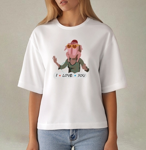 Фотография футболки Комичный человек с индейкой на голове на фоне I LOVE YOU