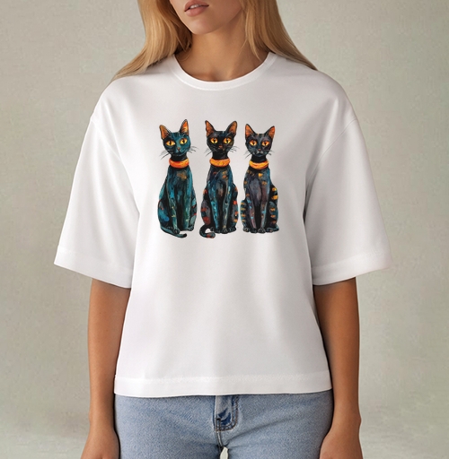 Фотография футболки Три черных кота с оранжевыми глазами / Three Black Cats with Orange Eyes