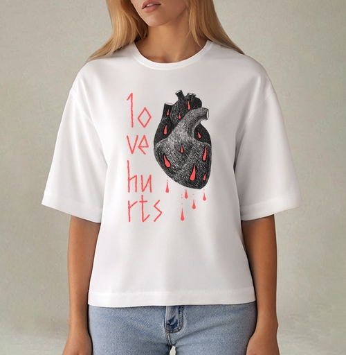 Фотография футболки Love hurts! / Любовь ранит!