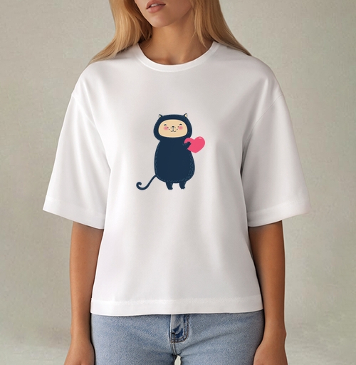 Фотография футболки Милый котик с розовым сердцем в kawaii стиле