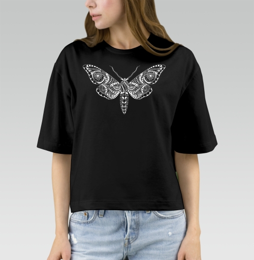 Фотография футболки Детализированная бабочка в стиле зентангл