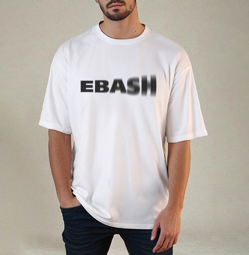 Фотография футболки Динамичный текст EBASIII с эффектом размытия
