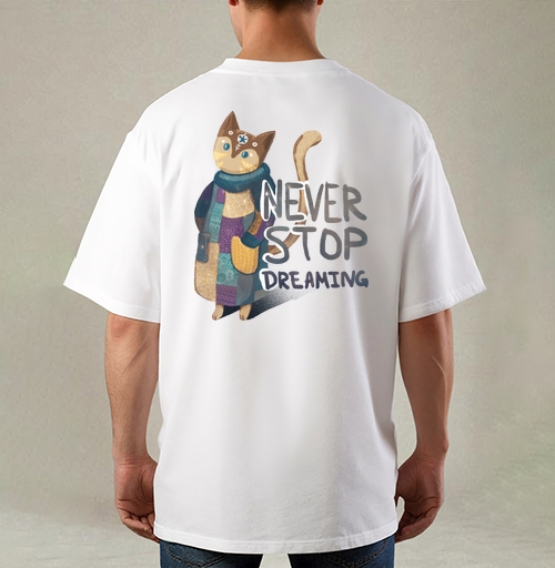 Фотография футболки Яркая вдохновляющая стилизованная кошка NEVER STOP DREAMING