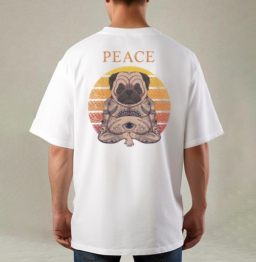 Фотография футболки Мопс в позе лотоса с тату PEACE