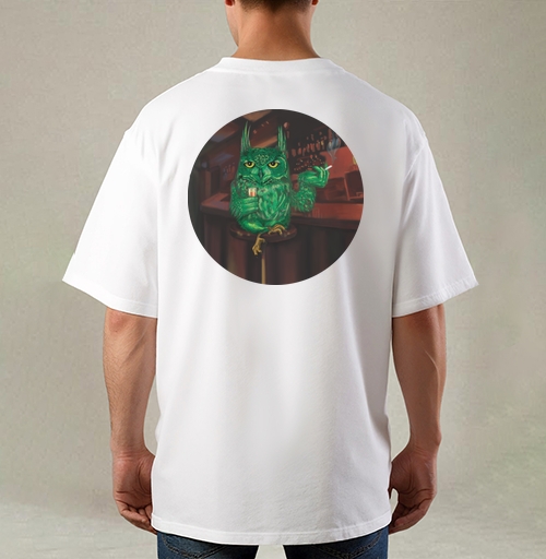 Фотография футболки Антропоморфный филин в баре — загадочная атмосфера