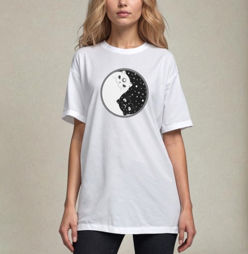Фотография футболки Инь янь котик черный и котик белый