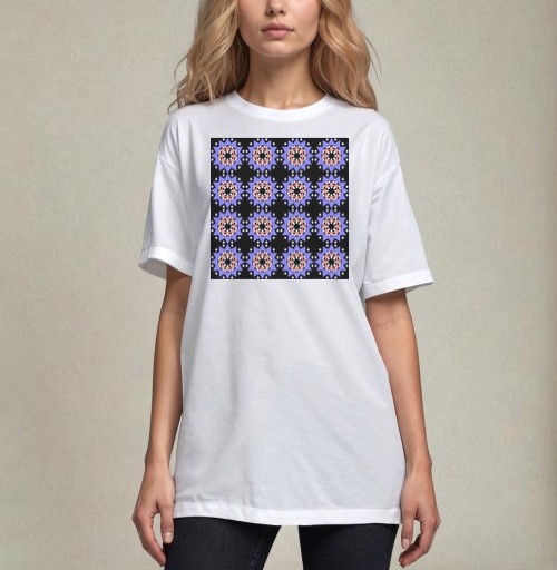 Фотография футболки Lavender abstract pattern with stars / Абстрактный лавандовый паттерн в современном стиле