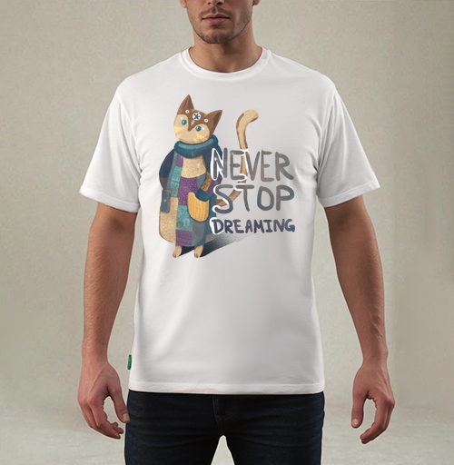 Фотография футболки Яркая вдохновляющая стилизованная кошка NEVER STOP DREAMING