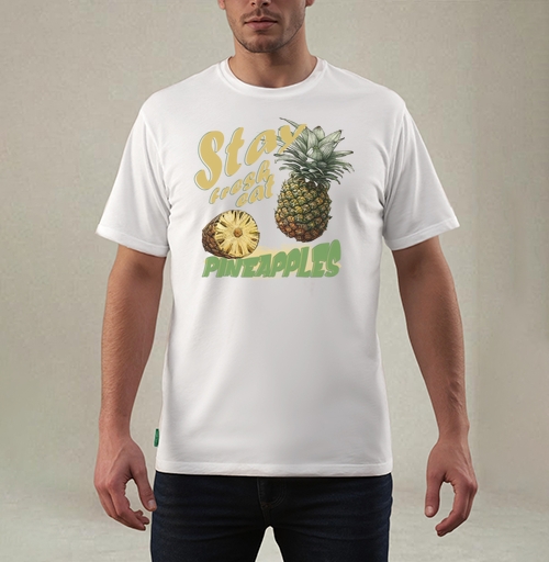 Фотография футболки Свежий ананас с натуральной текстурой и надписями pineapples
