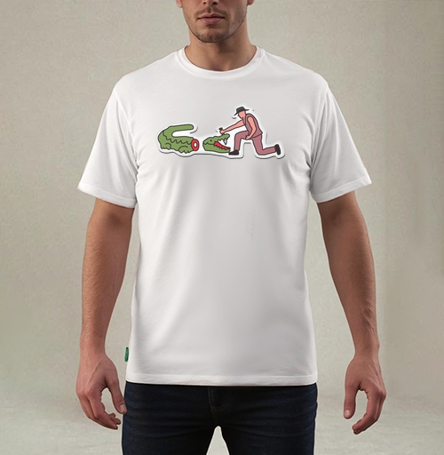 Фотография футболки Охотник с ножом против крокодила – Hunter with Knife Against Crocodile