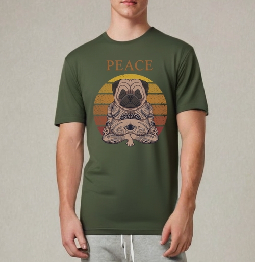 Фотография футболки Мопс в позе лотоса с тату PEACE