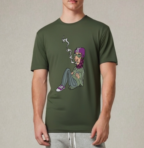 Фотография футболки Urban Slacker / Городской лентяй в шлеме и дыме by Kinito Кинито