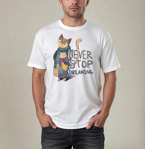 Фотография футболки Яркая вдохновляющая стилизованная кошка NEVER STOP DREAMING