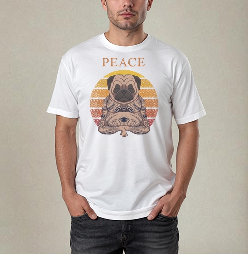 Фотография футболки Мопс в позе лотоса с тату PEACE