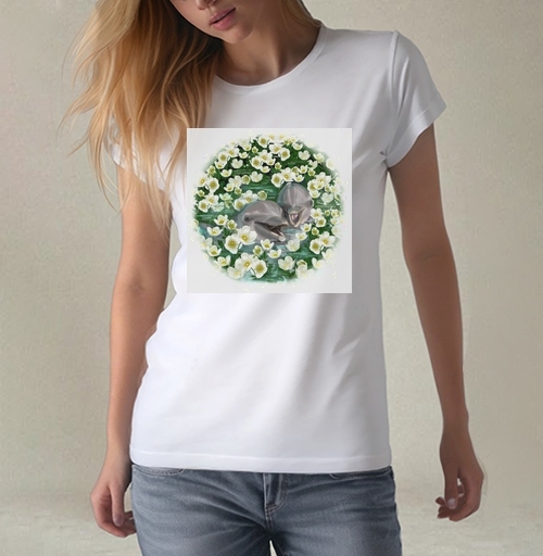 Фотография футболки Радостные дельфины в зелёных белых цветах