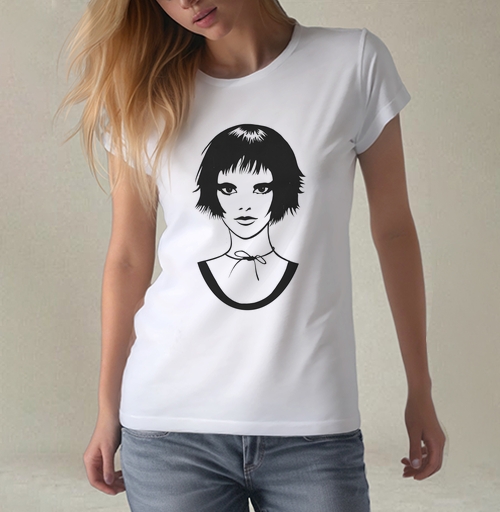 Фотография футболки Молодая девушка с короткой стрижкой и шнурком на шее