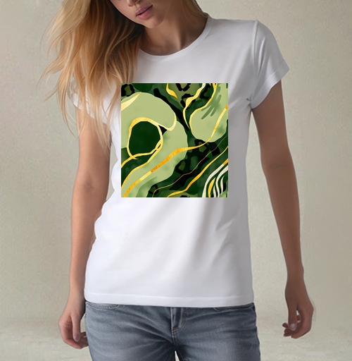 Фотография футболки Золотые изгибы на зеленом анималистичном фоне / Golden curves on green animal background