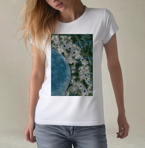 Фотография футболки Феерия акварели.