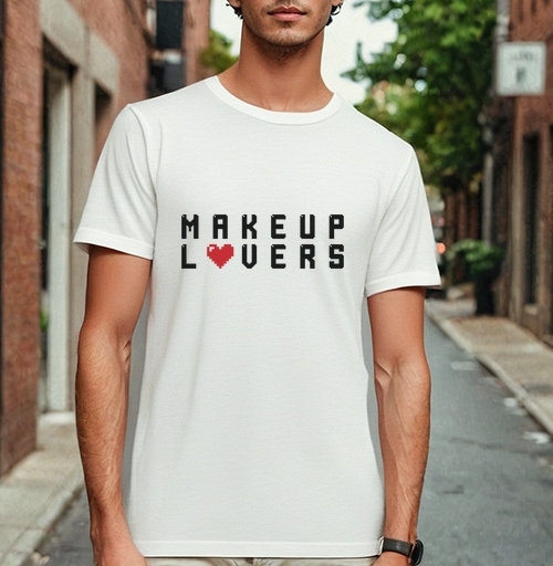 Фотография футболки MAKEUP LOVERS — пиксельный арт с красным сердцем