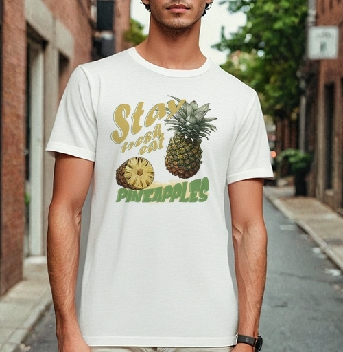 Фотография футболки Свежий ананас с натуральной текстурой и надписями pineapples