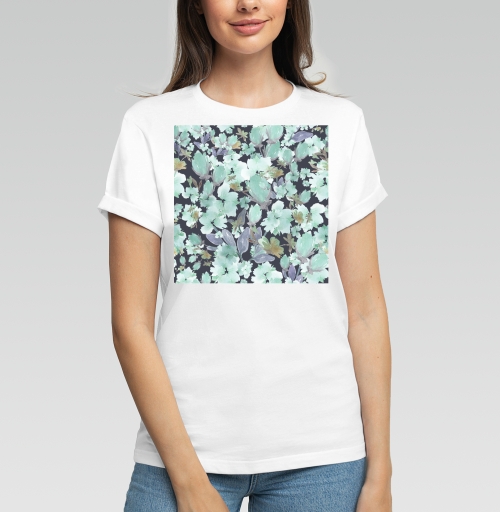 Фотография футболки Поляна весенних цветов