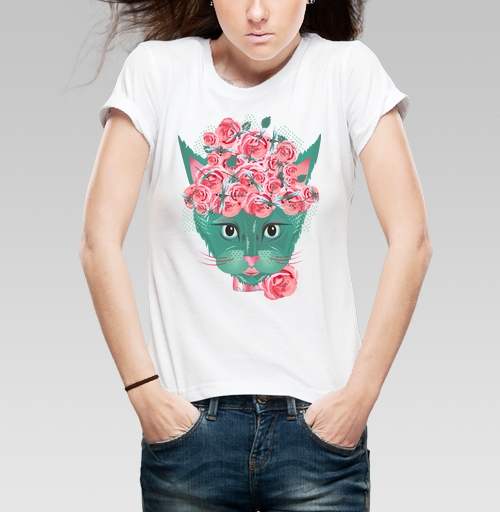 Фотография футболки Кошка с кустом роз и стайкой стрекоз