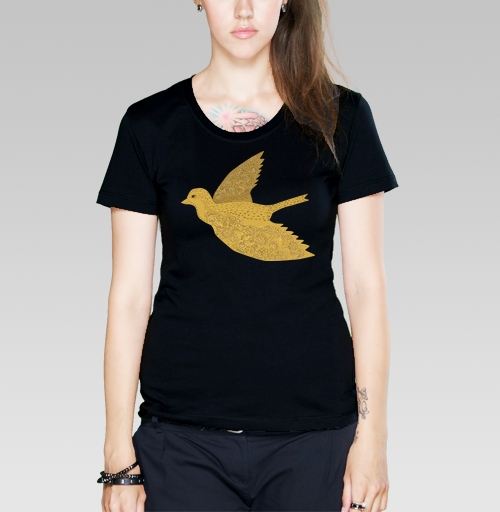 Фотография футболки Птица счастья  с узорами на крыльях