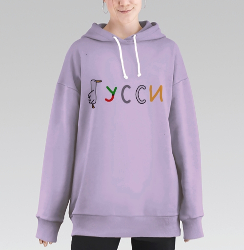 Фотография футболки Игривое слово «УССИ» с уткой и яркими буквами
