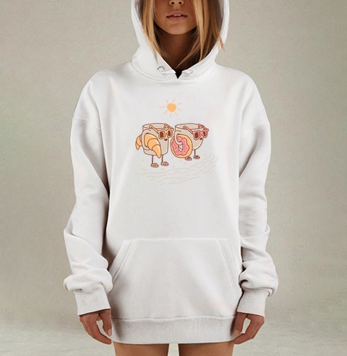 Фотография футболки Веселая пара кружек на пляже с завтраком