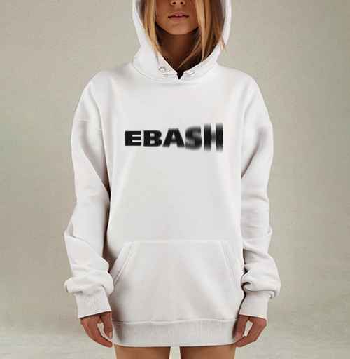 Фотография футболки Динамичный текст EBASIII с эффектом размытия