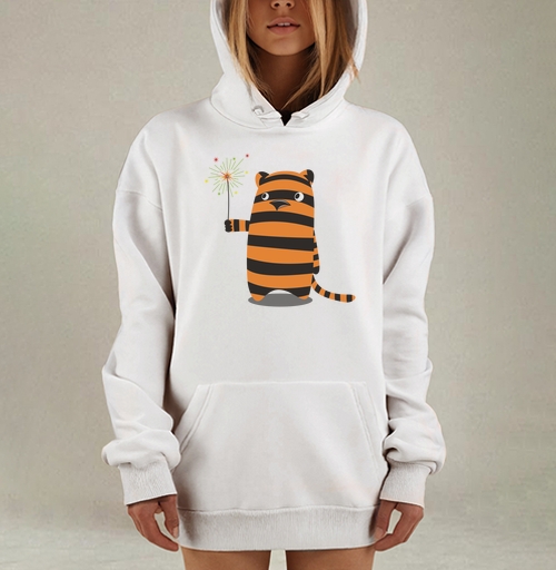 Фотография футболки Derpy Tiger/Дерпи Тигр с бенгальским огнем в моменте маленького личного праздника