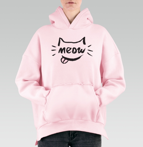 Фотография футболки Игривый кот с надписью meow и высунутым язычком